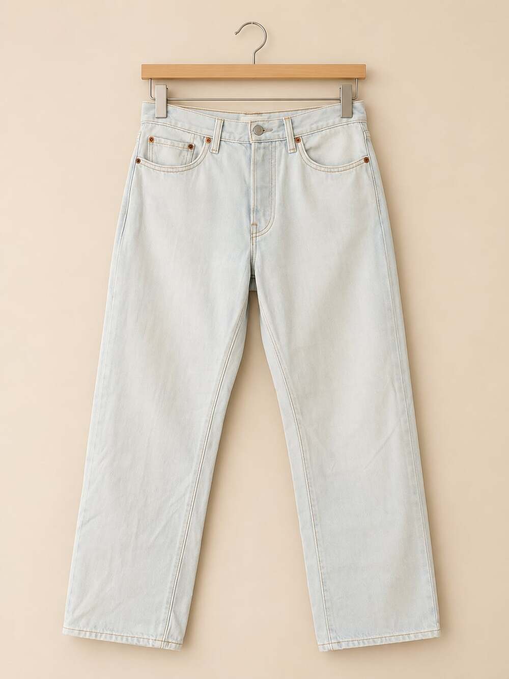 Levi's Premium Wedgie Straight Leg Jeans in Light Wash, Size 30